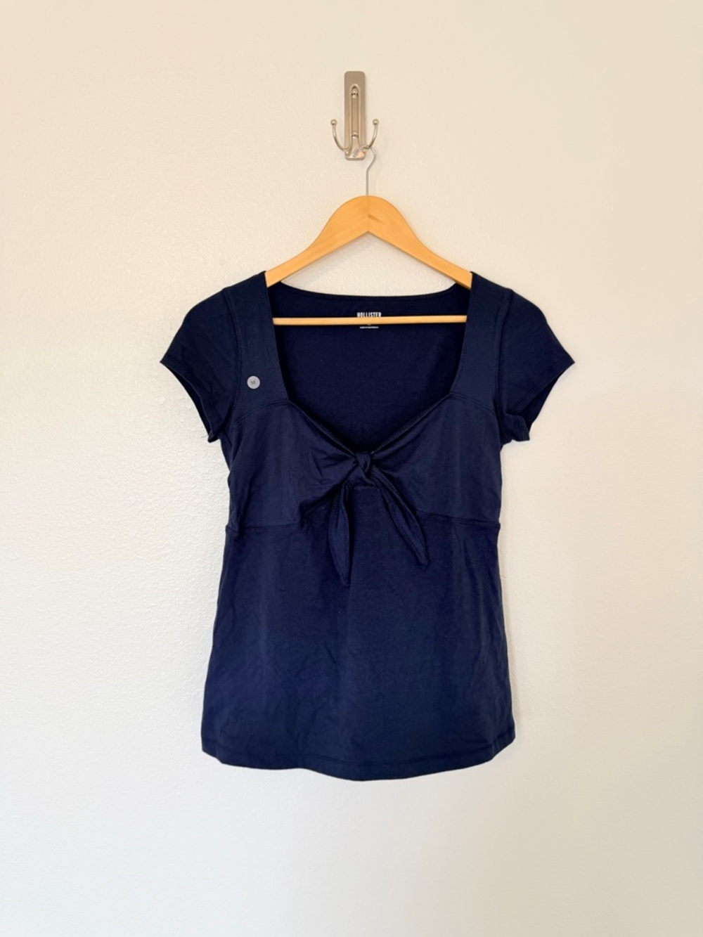 Hollister Tie-Front Y2K babydoll Short Sleeve Top